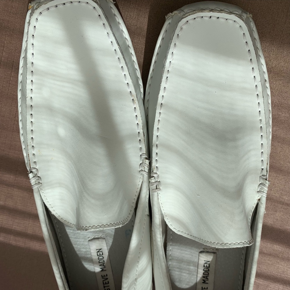 Steve Madden White loafers